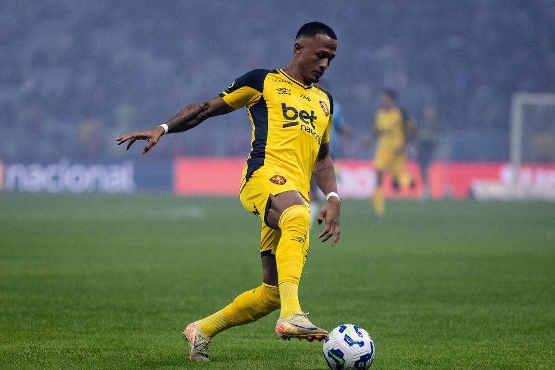 Léo Pereira, atacante do Sport