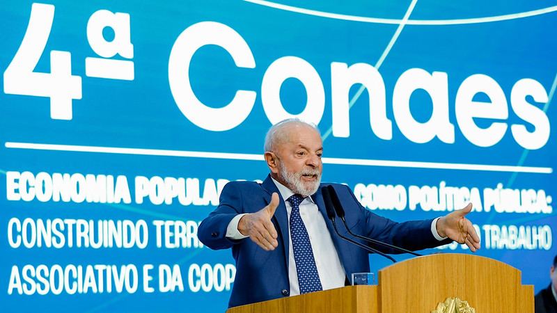 Lula cobrou do ministro do Trabalho, Luiz Marinho, a regulamentação da Lei Paul Singer