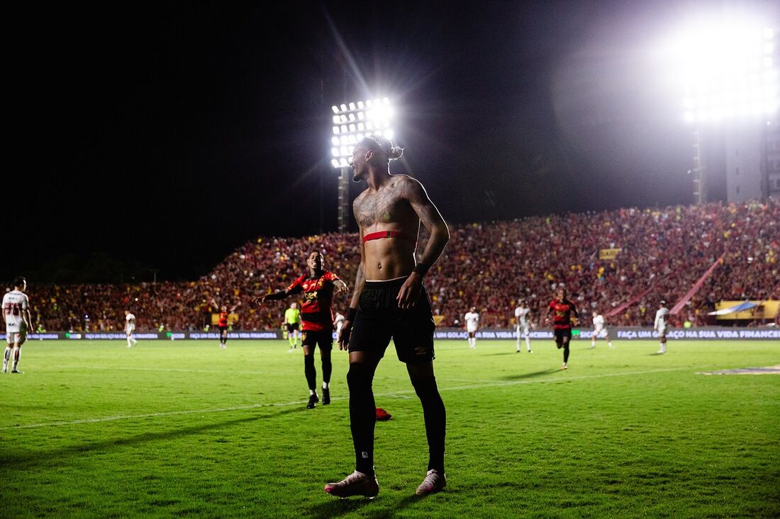 Derik, atacante do Sport