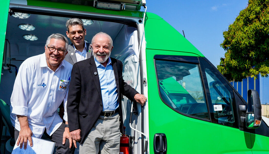 Lula deu declaração em visita à frota e cerimônia de entrega de 400 novas Unidades Odontológicas Móveis