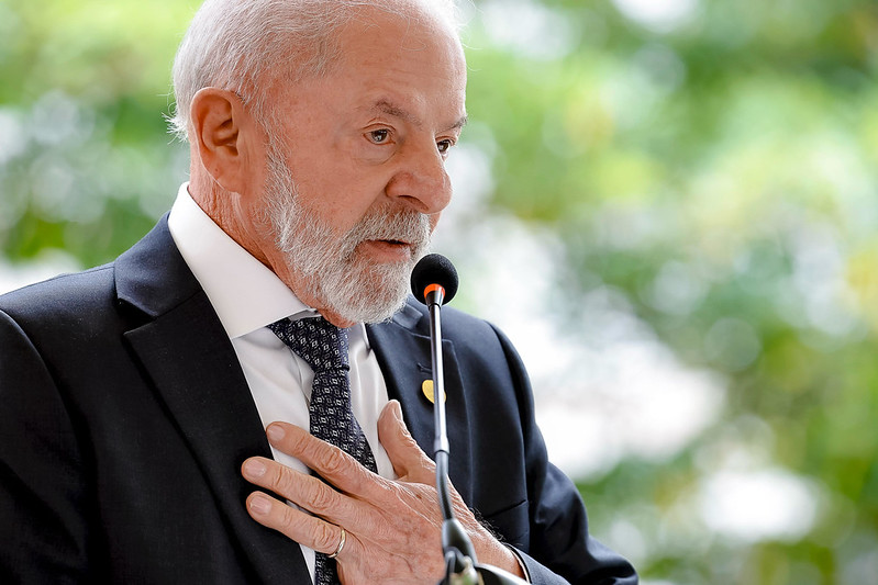 Vamos explorar petróleo na Foz do Amazonas, mas com respeito ao meio ambiente, diz Lula