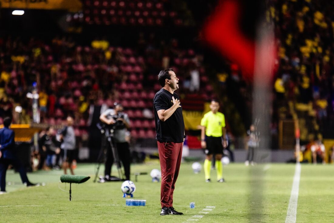 Daniel Paulista, técnico do Sport