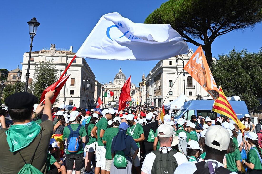 Jovens católicos de países em guerra chegam a Roma em busca de esperança