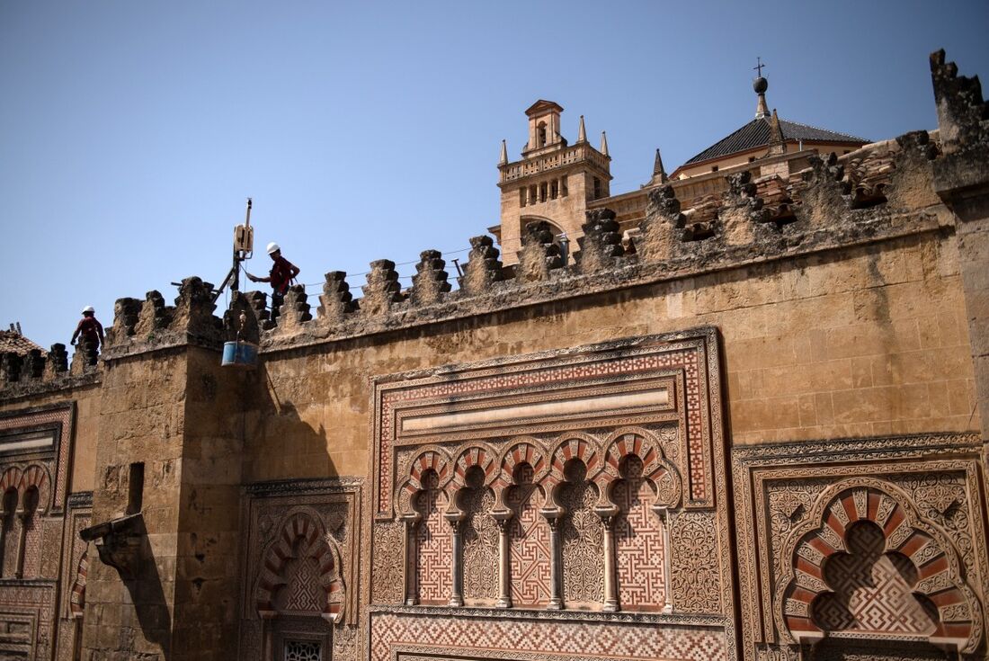 Mesquita-catedral de Córdoba, na Espanha, reabre após incêndio