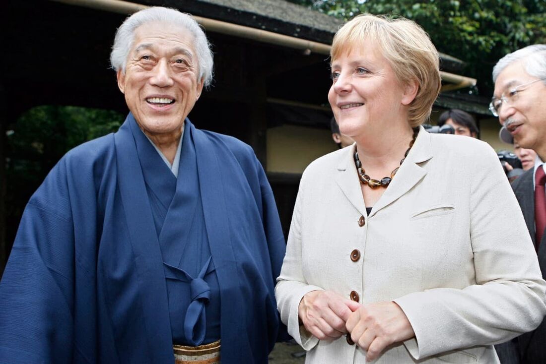 Sen Genshitsu e Angela Merkel
