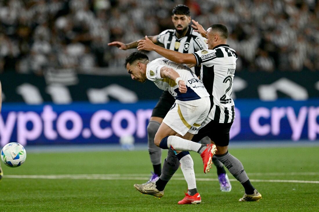 LDU despacha Botafogo no jogo de volta das oitavas de final da Copa Libertadores