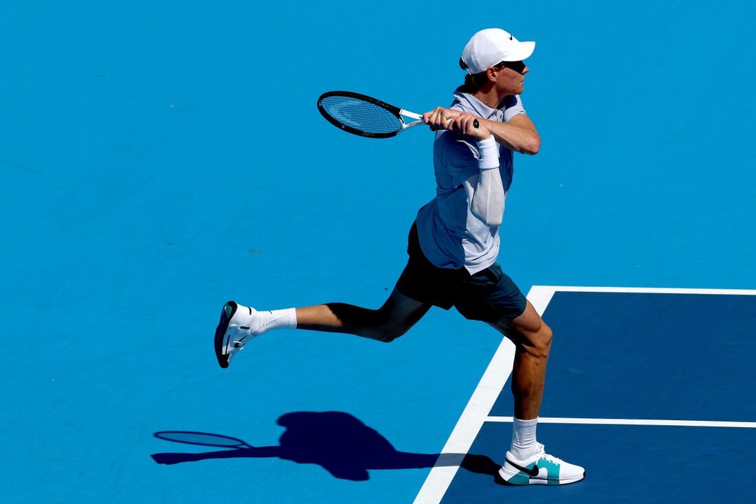 Jannik Sinner, tenista italiano, desistiu da final do Masters 1000 de Cincinnati