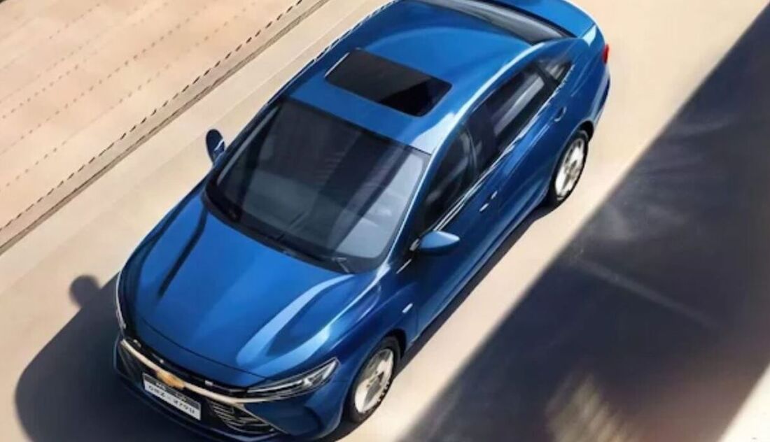 Visual do Cruze 2026 combina linhas aerodinâmicas, grade dianteira em colmeia e faróis de LED