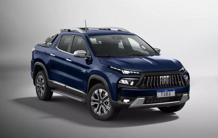 Novo visual frontal da Fiat Toro 2026 aposta em grade redesenhada e faróis full LED