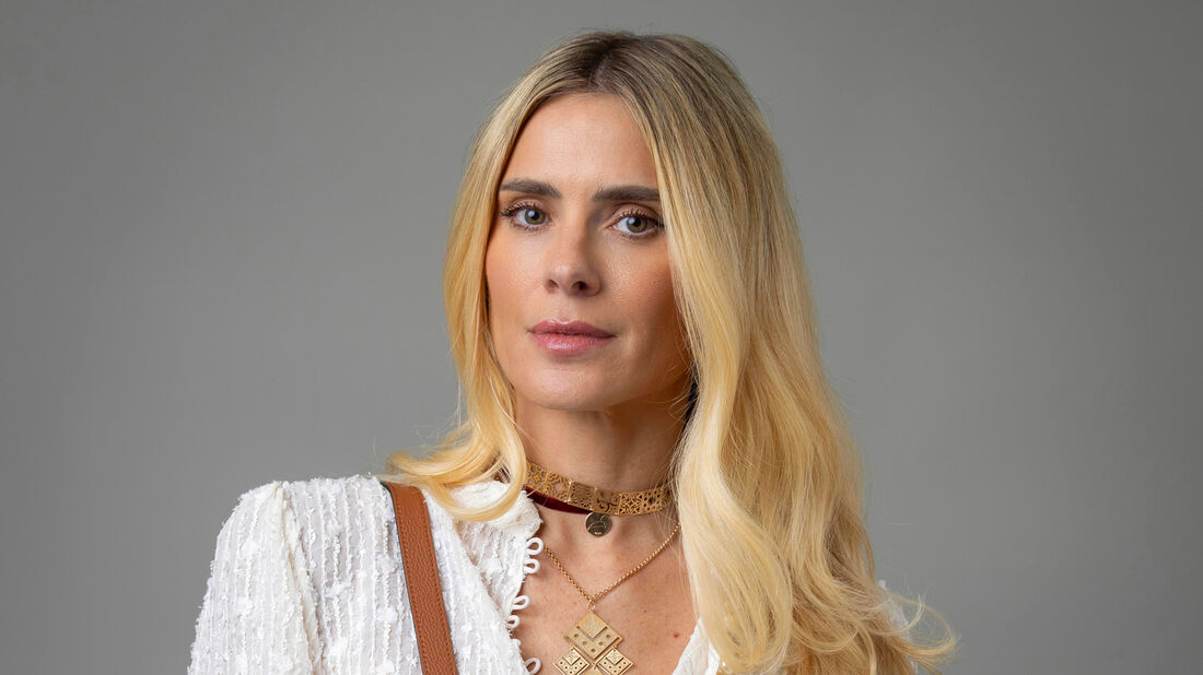 A atriz Carolina Dieckmmann, no ar na novela 'Vale Tudo', é mãe de dois filhos