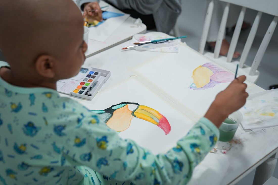 Crianças da oncologia pediátrica do IMIP pintarão quadros que serão leiloados nos EUA 