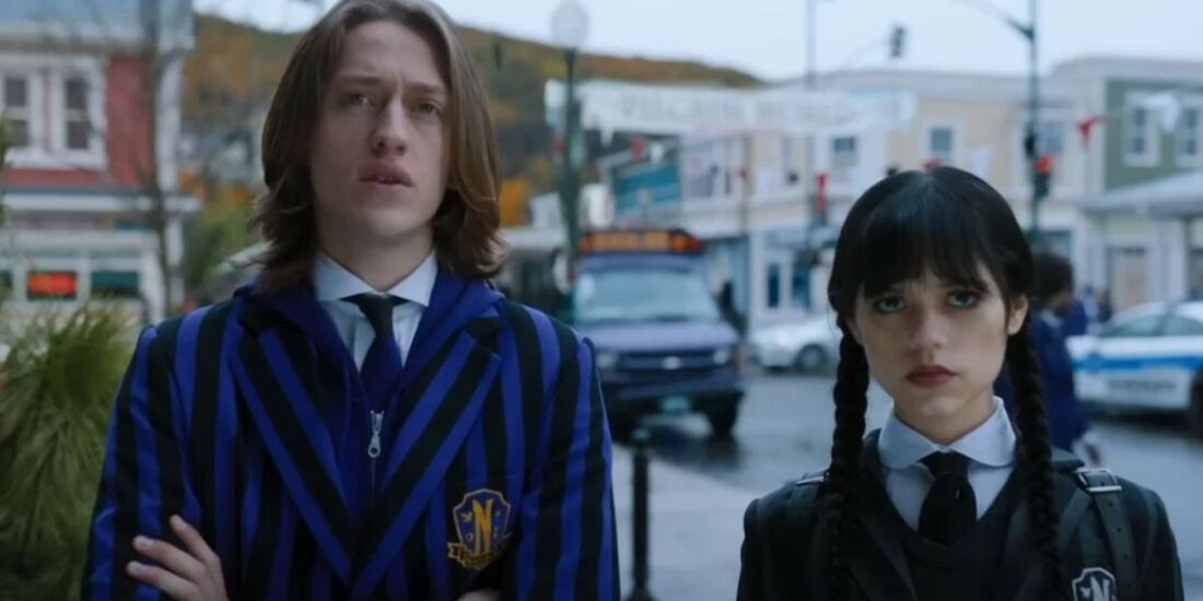 Xavier Thorpe e Wandinha na primeira temporada da série