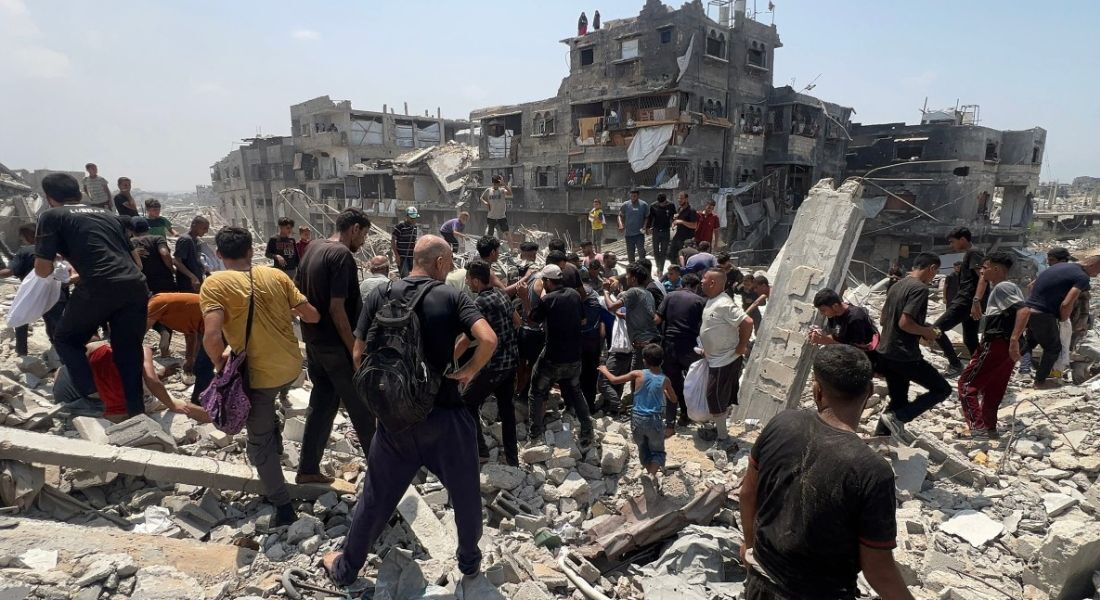 Dez pessoas foram mortas em todo o território palestino neste sábado (9)