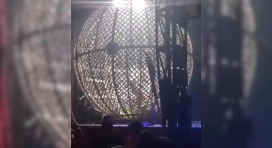 Motos colidiram no "Globo da Morte"