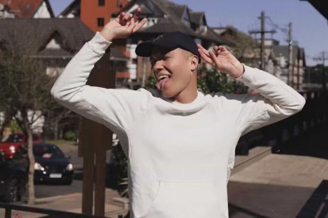 Yago Campos, modelo brasileiro de 25 anos encontrado morto em piscina de hotel na Grécia: polícia investiga o caso. 