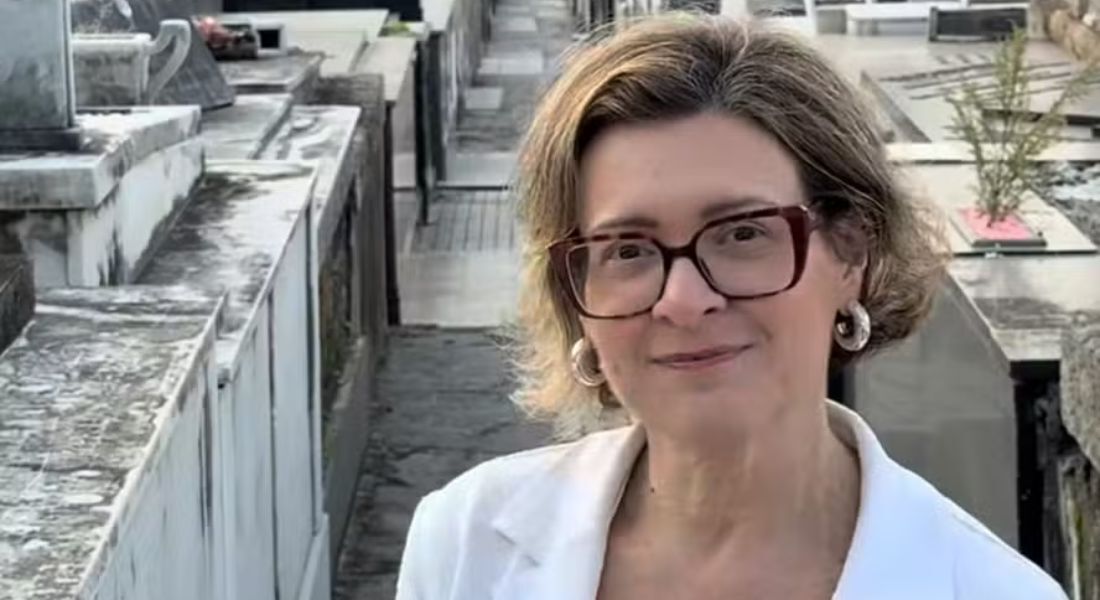 Thereza Targiani no cemitério São João Batista, em Botafogo 