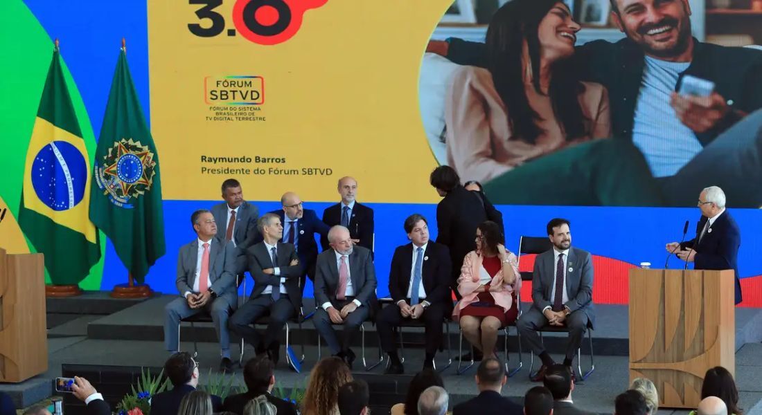 Lula assina decreto da TV 3.0; novo sistema deve começar em 2026