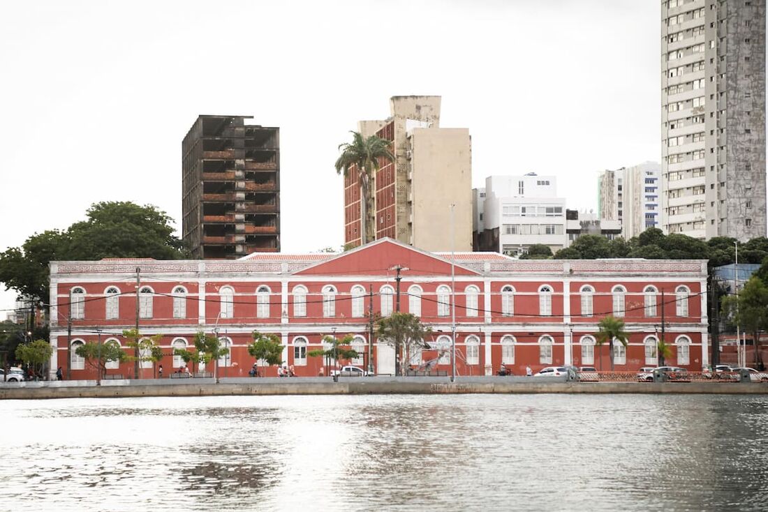 A reforma do Ginásio Pernambucano integra um conjunto estratégico de ações do Governo do Estado voltadas à revitalização do Centro do Recife