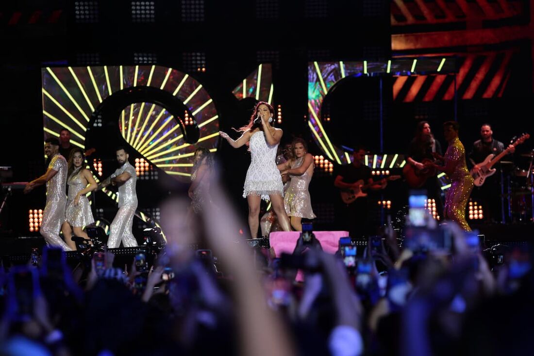 Gravação DVD de Priscila Senna anima o público no Marco Zero