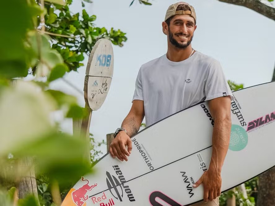 Lucas Chumbo quebrou recorde de maior onda surfada no Brasil: 14,82 metros de altura 