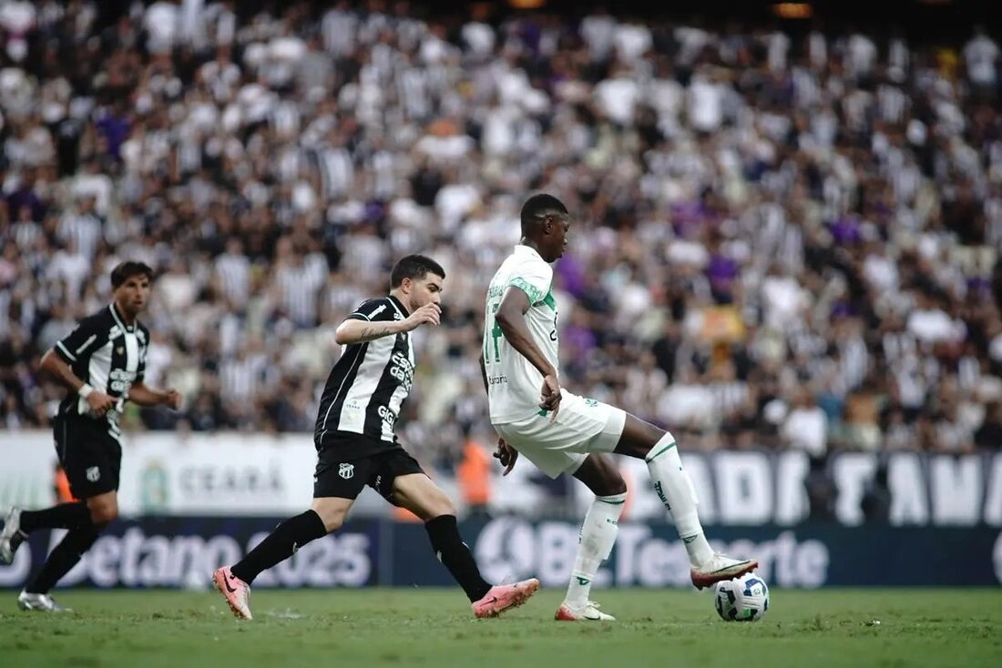 Juventude marca nos acréscimos, bate o Ceará na Arena Castelão e deixa a zona de rebaixamento