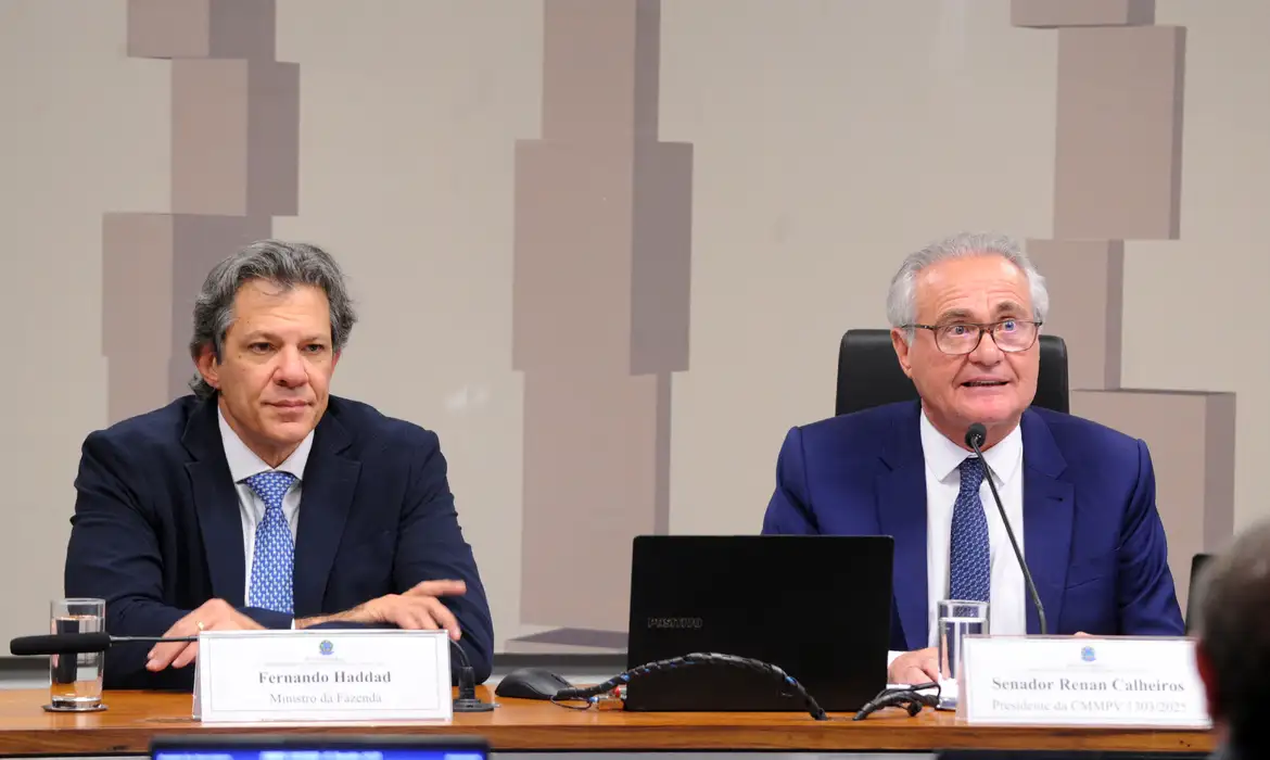 Ministro participa de audiência de comissão que discute MP