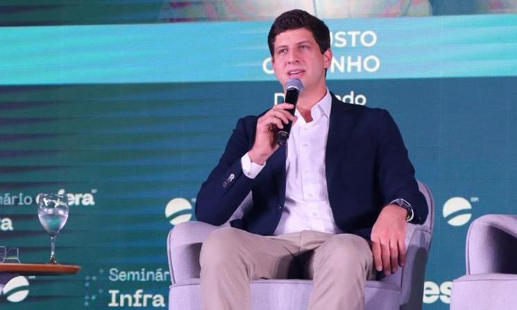 Prefeito do Recife, João Campos (PSB), participa de evento sobre infraestrutura, organizado pela Esfera Brasil, no Centro da capital