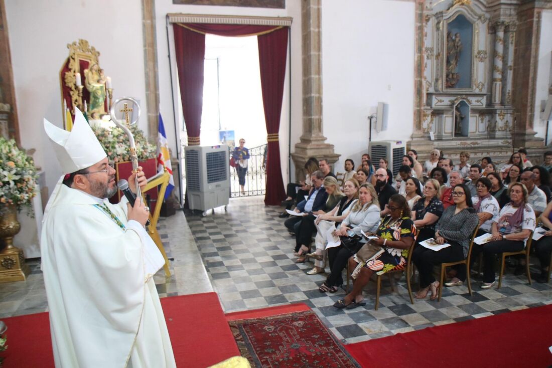 Dom Josivaldo Bezerra comanda Santa Missa de Festa de Nossa Senhora da Cabeça