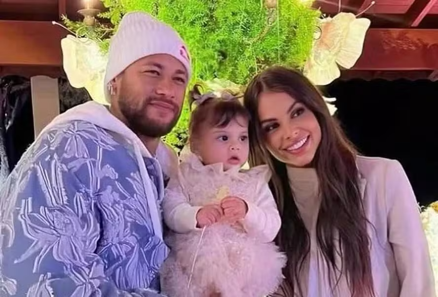 Neymar com Amanda Kimberlly e a filha Helena