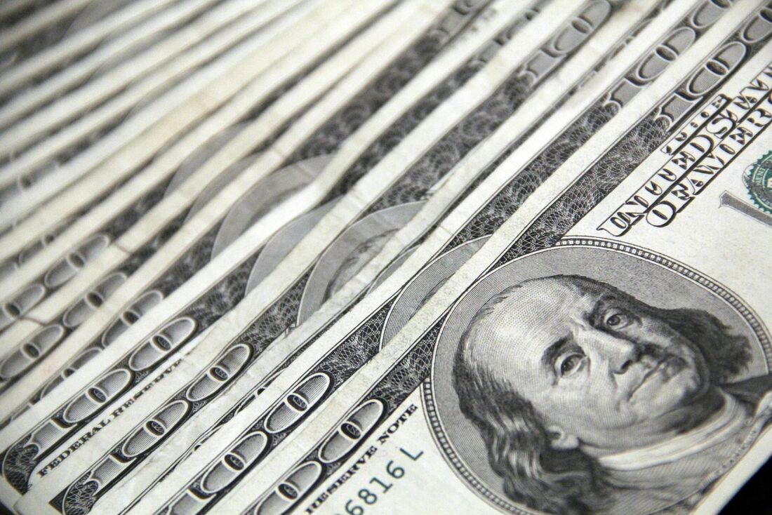 O dólar avançou 0,35%, a R$ 5,4363