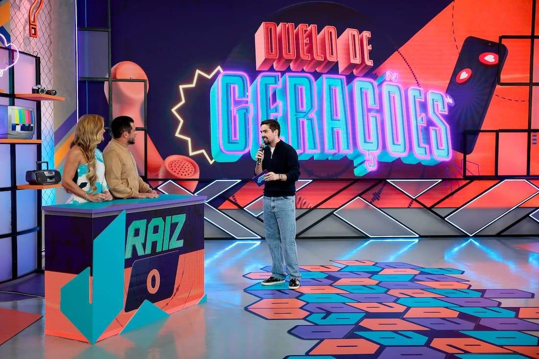 Cenário do "Programa do João" segue a linha colorida da emissora