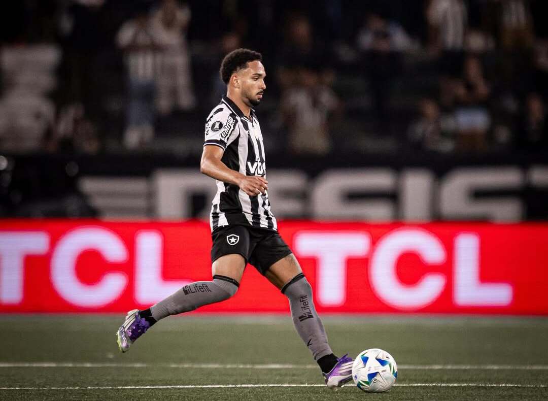 Lateral do Botafogo foi convocado para os jogos da seleção brasileira