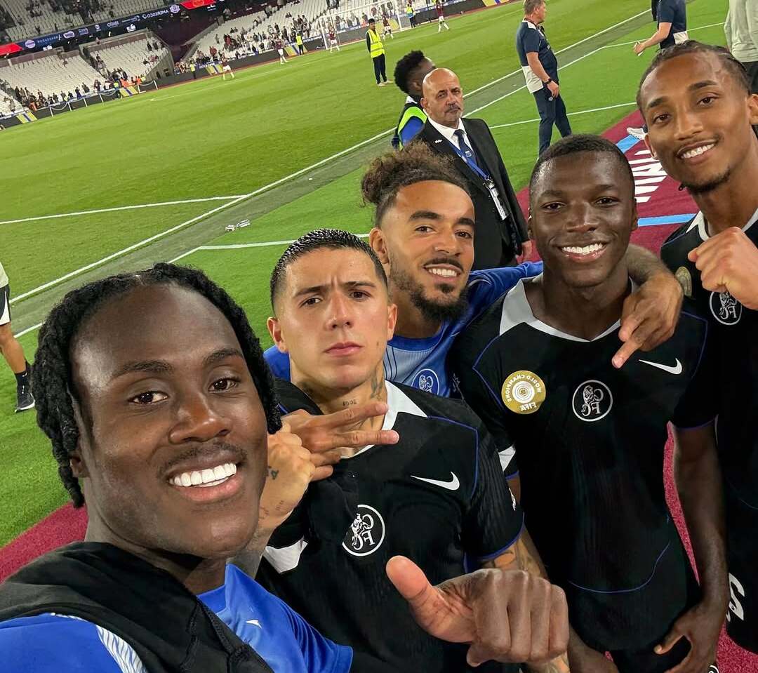 Chelsea goleou o West Ham e se recuperou do empate na primeira rodada