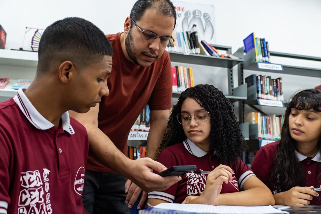 EstudAí vem ajudando jovens da Rede Estadual de Ensino