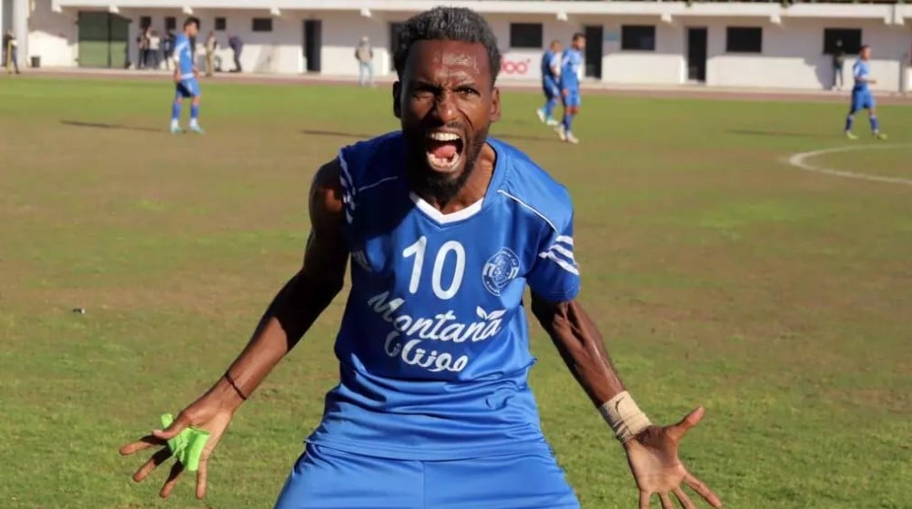 Suleiman Al-Obeid, ex-astro do futebol palestino, morreu enquanto aguardava ajuda humanitária na Faixa de Gaza