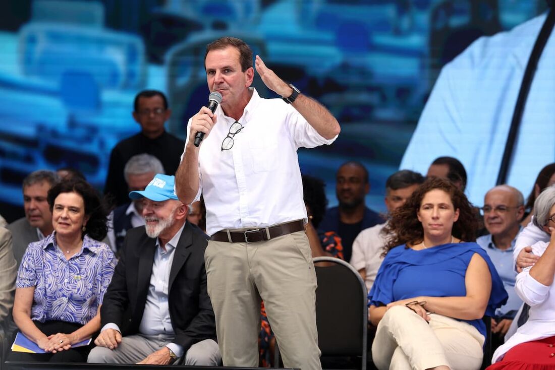 O prefeito do Rio de Janeiro, Eduardo Paes, em anúncio do Rock in Rio 2026, fala do The Town