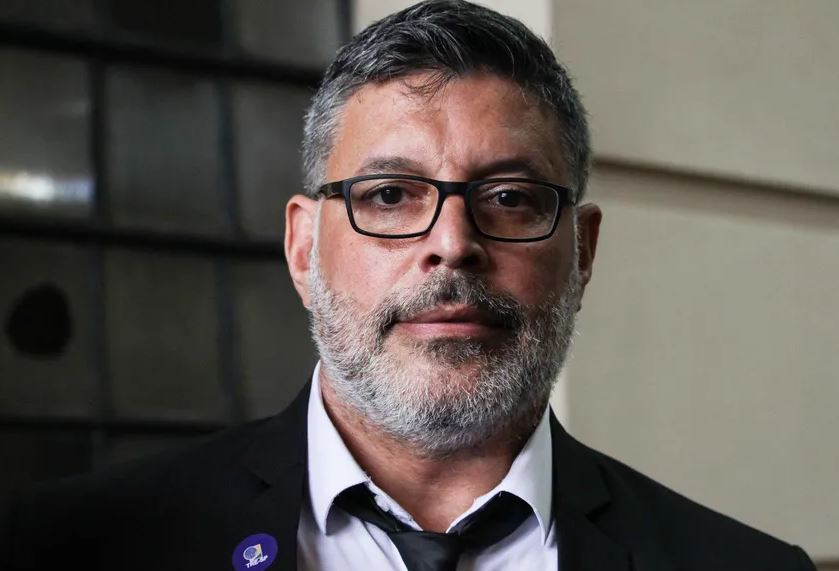 Vereador de Cotia Alexandre Frota (PDT) afirmava que o episódio era uma "maracutaia" do PT e acusava Florindo de ter se disfarçado de eleitor bolsonarista para prejudicar Bolsonaro