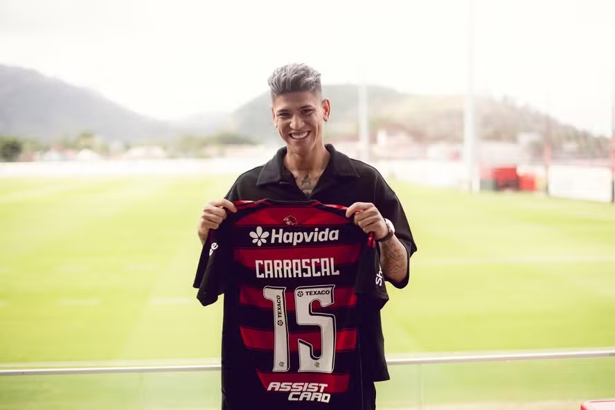 Carrascal é o novo camisa 15 do Flamengo 
