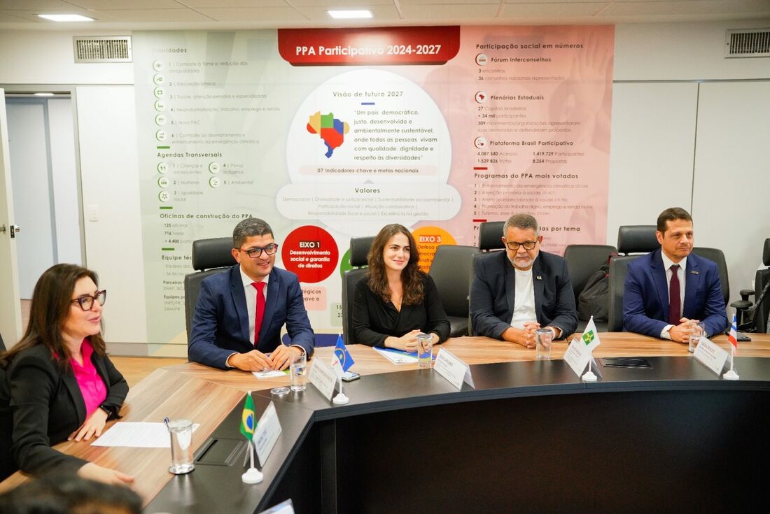 Conseplan entrega documento a ministra Simone Tebet