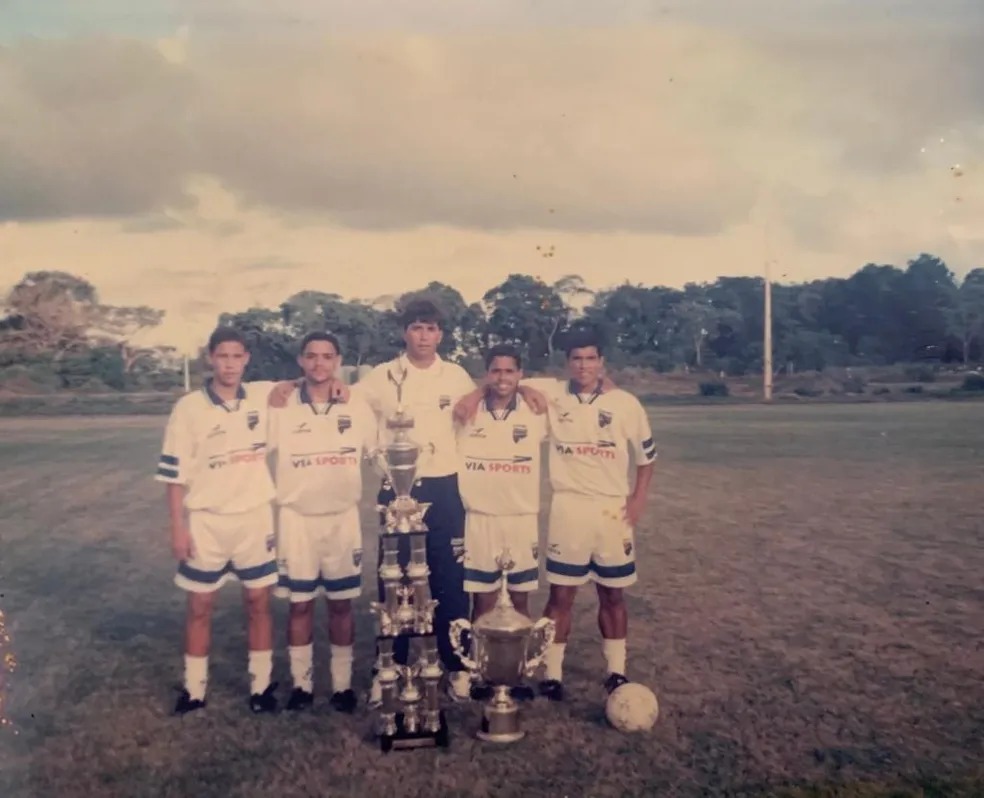 Hernanes (esq) foi revelado pelo Unibol