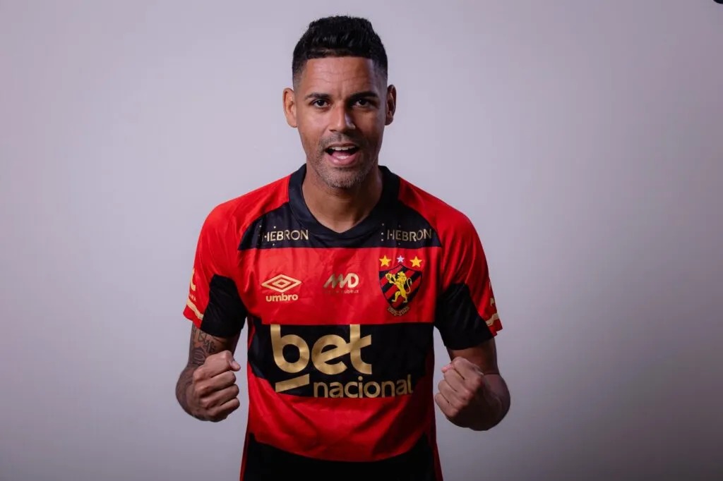 Aderlan, novo lateral do Sport