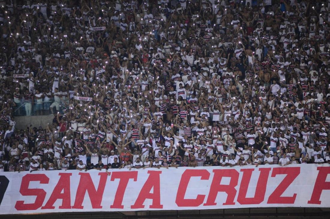 Torcida do Santa Cruz promete lotar novamente a Arena de Pernambuco