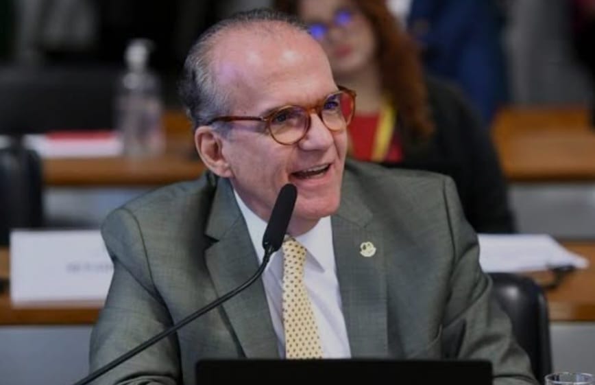 Senador Fernando Dueire (MDB)