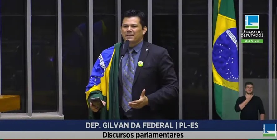 Deputado Gilvan da Federal em sessão na Câmara