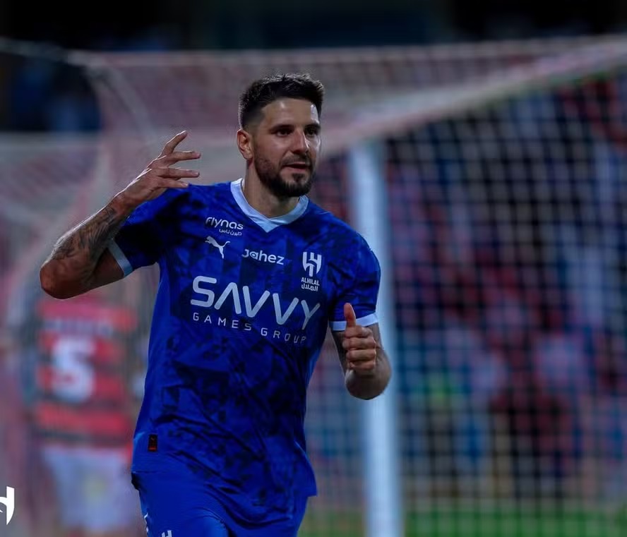 Mitrovic voltou a atuar pelo Al-Hilal após dois meses