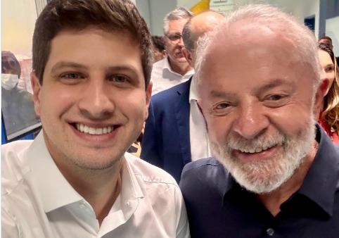 Lula e João Campos, na Hemobras nesta quinta-feira (14)