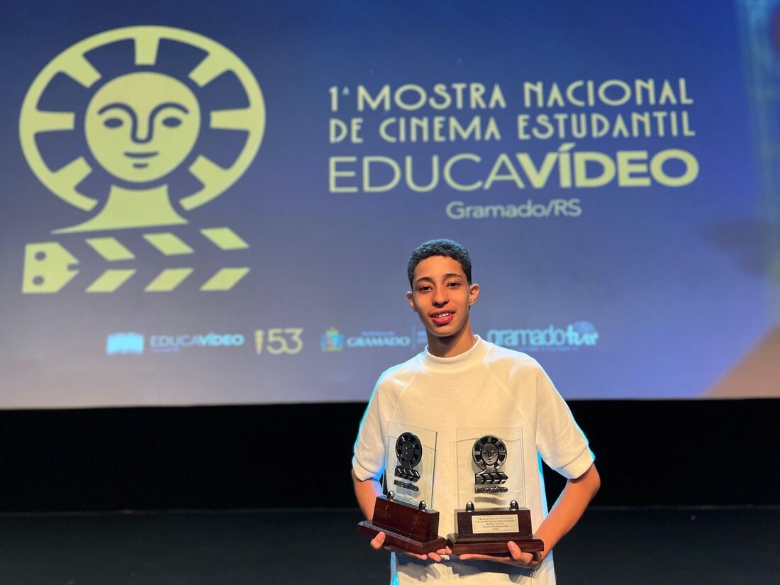 Arthur Campos dirigiu "Cicatrizes Invisíveis", que ganhou os prêmios de Melhor Roteiro e Melhor Curta