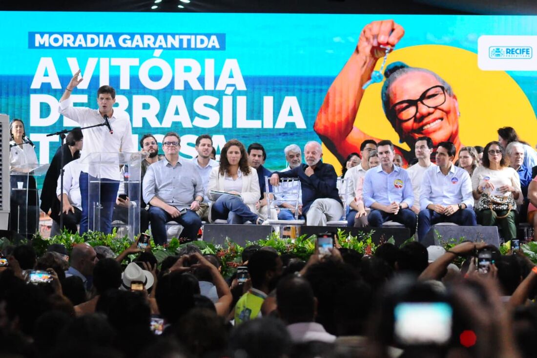 “Sou um soldado do senhor, presidente”, disse João Campos a Lula