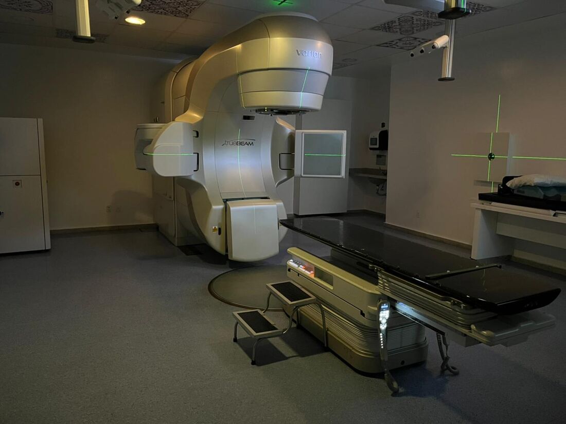 Novo equipamento de radioterapia será utilizado exclusivamente no atendimento a pacientes do SUS no Hospital Real Português (RHP)