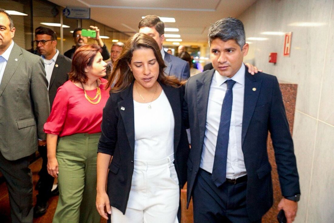 Governadora Raquel Lyra vai ao Rio de Janeiro ao lado de Renato Antunes para acompanhar implantação da Escolas de Sargentos em Pernambuco